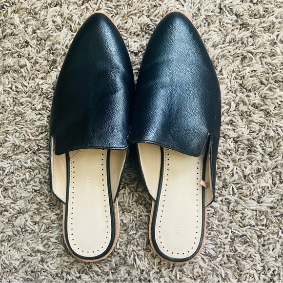 Adrienne Vittadini woman’s Av-Lou flat mules 8 1/2 sophisticated slip on casual - Picture 1 of 7